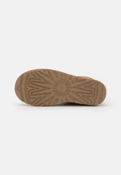 Ugg Classic Mini Regenerate - Korte Laarzen - Chestnut -Dameskledingwinkel 80f8d0dc0c40421ca6931ea68b3ccfb9