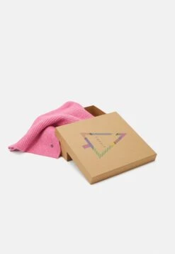 ESPRIT Xmas Box Set - Sjaal - Pink -Dameskledingwinkel 8e12ac86f5b64735b944c98ecaa3bd6b