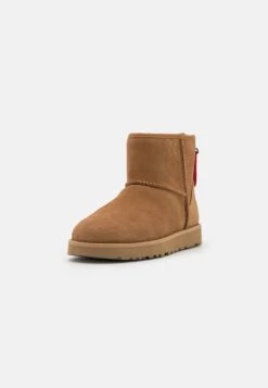 Ugg Classic Mini Logo Zip - Korte Laarzen - Chestnut -Dameskledingwinkel 98e1ec91b2ac4e0d837fdb5762150015