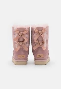 Ugg Bailey Bow - Korte Laarzen - Rose Grey -Dameskledingwinkel 9c242b3c6b994e2da84b5c62e188470b